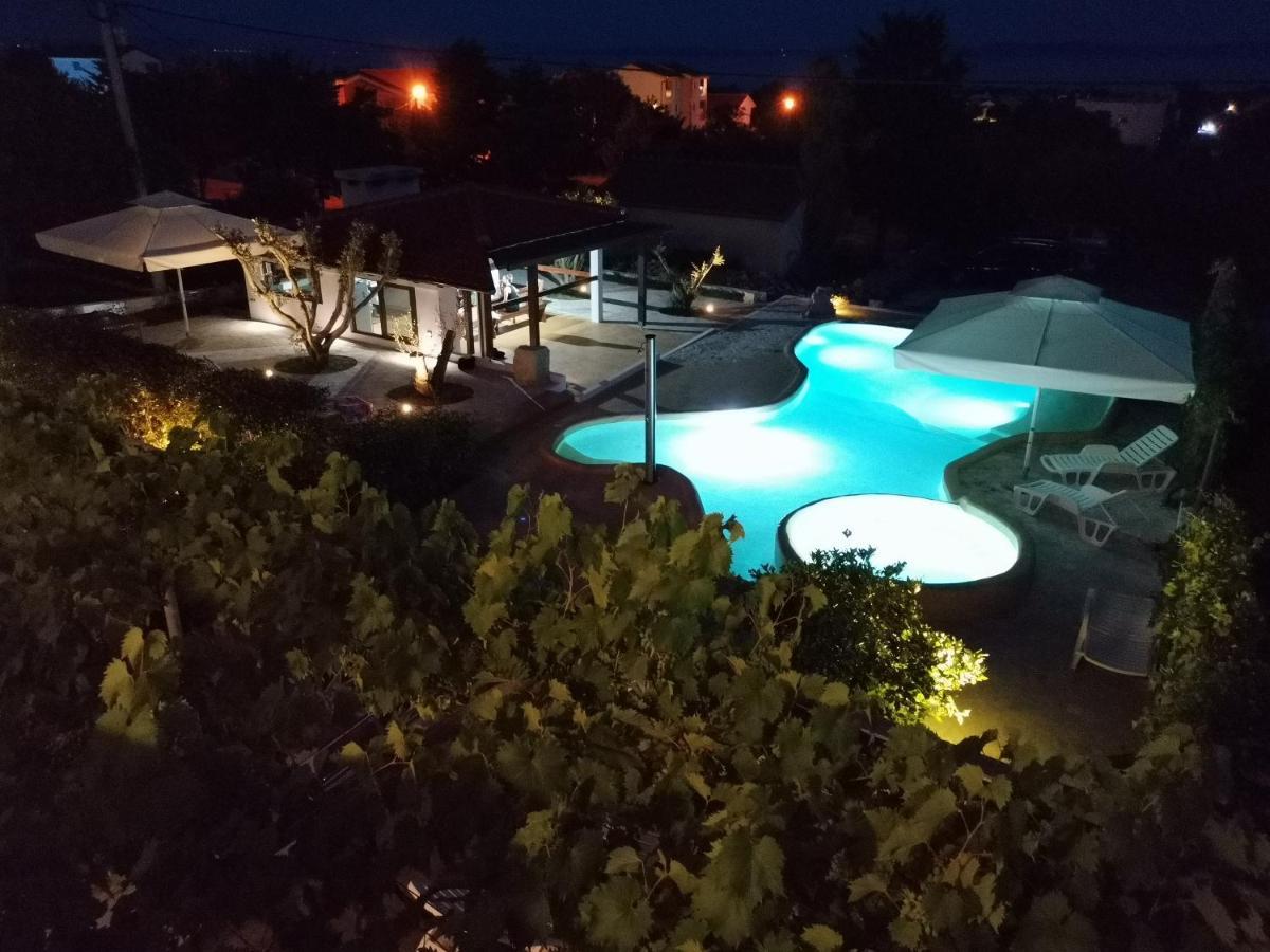 Apartments Goran Vir Zewnętrze zdjęcie