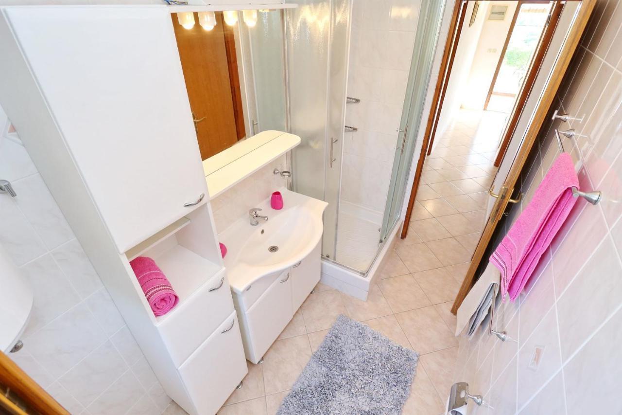 Apartments Goran Vir Zewnętrze zdjęcie